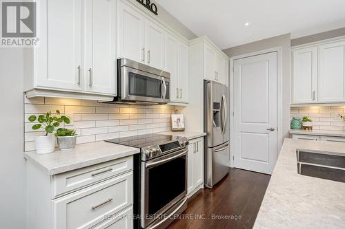 1166 Biason Circle, Milton, ON - Indoor Photo Showing Kitchen With Upgraded Kitchen