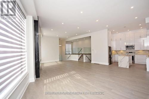 1A Harrison Avenue, Mississauga, ON - Indoor Photo Showing Kitchen With Upgraded Kitchen