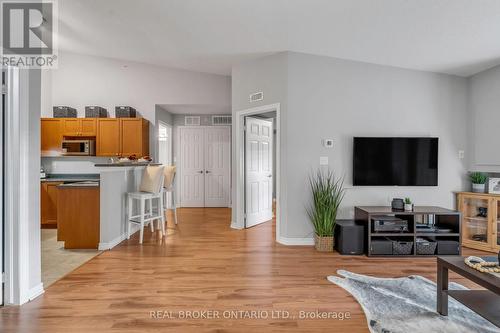 408 - 1340 Main Street E, Milton, ON - Indoor Photo Showing Living Room