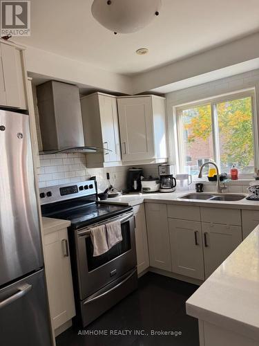 3444 Sunlight (Upper Only) Street, Mississauga, ON - Indoor Photo Showing Kitchen With Double Sink