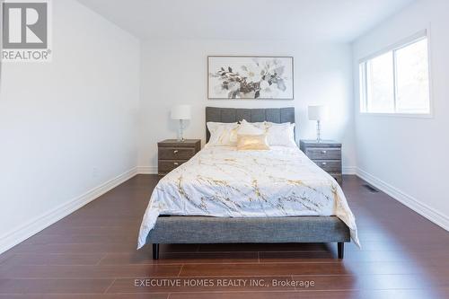 6885 Apex Court, Mississauga, ON - Indoor Photo Showing Bedroom