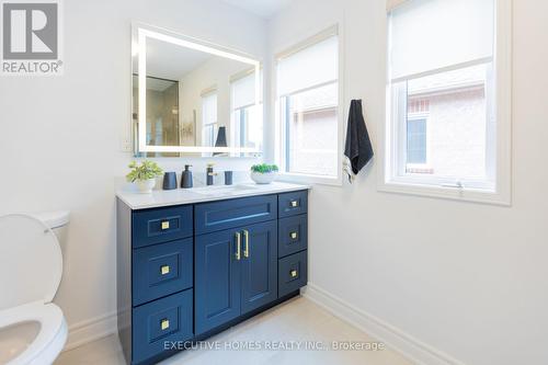 6885 Apex Court, Mississauga, ON - Indoor Photo Showing Bathroom