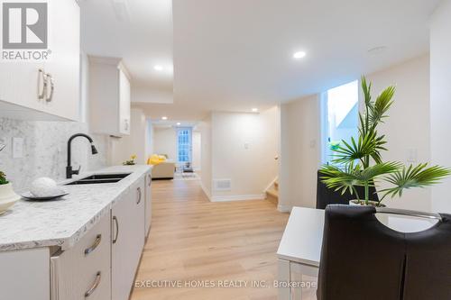 6885 Apex Court, Mississauga, ON - Indoor Photo Showing Kitchen With Double Sink