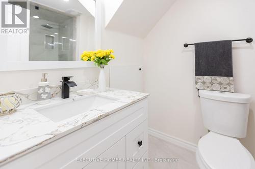 6885 Apex Court, Mississauga, ON - Indoor Photo Showing Bathroom