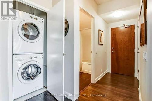 3905 - 2200 Lake Shore W Boulevard, Toronto, ON - Indoor Photo Showing Laundry Room