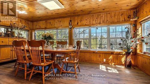 17130 The Gore Road, Caledon, ON - Indoor Photo Showing Dining Room