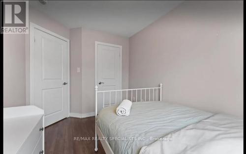 25 - 2335 Sheppard Avenue W, Toronto, ON - Indoor Photo Showing Bedroom