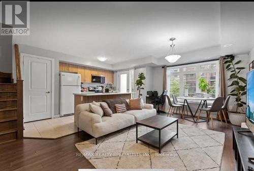 25 - 2335 Sheppard Avenue W, Toronto, ON - Indoor Photo Showing Living Room