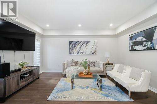 54 Wardlaw Avenue, Orangeville, ON - Indoor Photo Showing Living Room