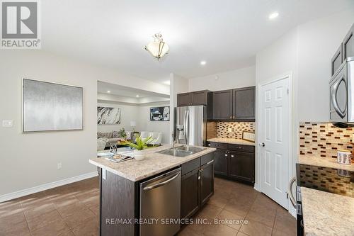 54 Wardlaw Avenue, Orangeville, ON - Indoor Photo Showing Kitchen With Double Sink With Upgraded Kitchen