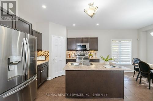 54 Wardlaw Avenue, Orangeville, ON - Indoor Photo Showing Kitchen