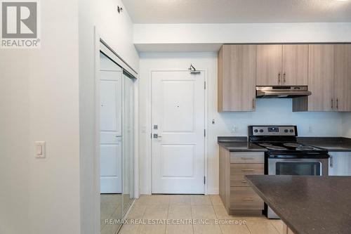 723 - 2486 Old Bronte Road, Oakville, ON - Indoor Photo Showing Kitchen