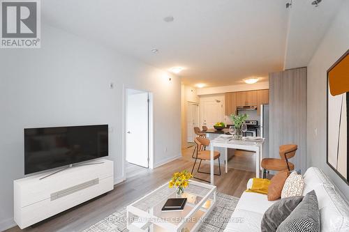 723 - 2486 Old Bronte Road, Oakville, ON - Indoor Photo Showing Living Room