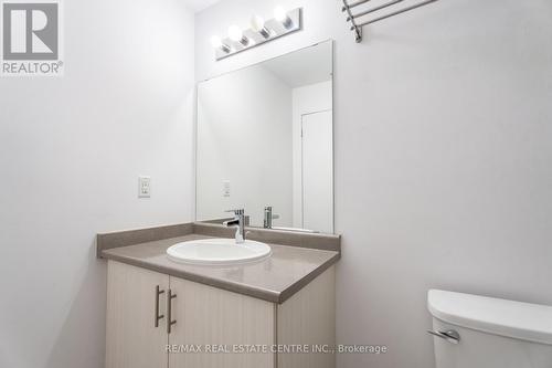 723 - 2486 Old Bronte Road, Oakville, ON - Indoor Photo Showing Bathroom