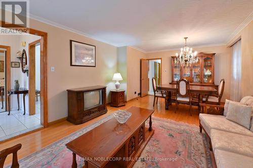 164 Derrydown Road, Toronto, ON - Indoor Photo Showing Living Room