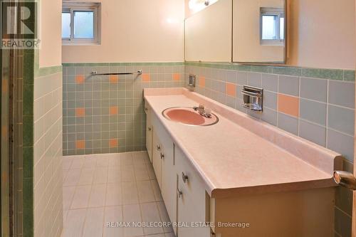 164 Derrydown Road, Toronto, ON - Indoor Photo Showing Bathroom