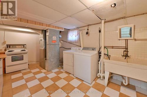 164 Derrydown Road, Toronto, ON - Indoor Photo Showing Laundry Room