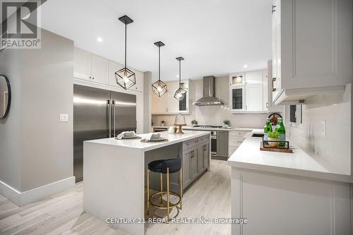 536 Sandmere Place, Oakville, ON - Indoor Photo Showing Kitchen With Upgraded Kitchen