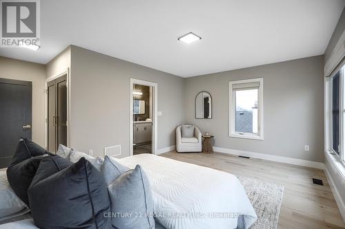 536 Sandmere Place, Oakville, ON - Indoor Photo Showing Bedroom