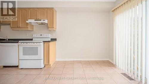 6 - 7190 Atwood Lane, Mississauga, ON - Indoor Photo Showing Kitchen