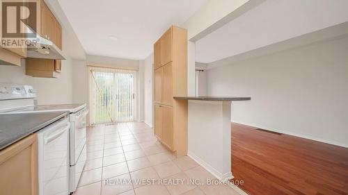 6 - 7190 Atwood Lane, Mississauga, ON - Indoor Photo Showing Kitchen