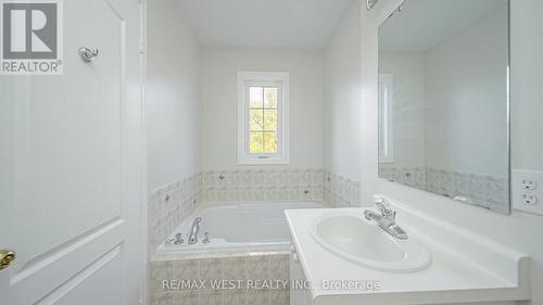 6 - 7190 Atwood Lane, Mississauga, ON - Indoor Photo Showing Bathroom