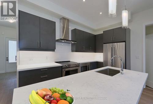 5 David Worgan Trail, Uxbridge, ON - Indoor Photo Showing Kitchen With Stainless Steel Kitchen With Upgraded Kitchen