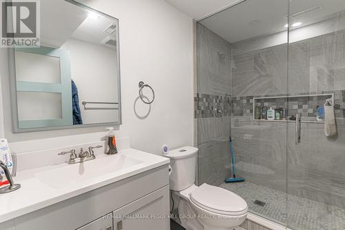 104 Stanley Street, Barrie, ON - Indoor Photo Showing Bathroom