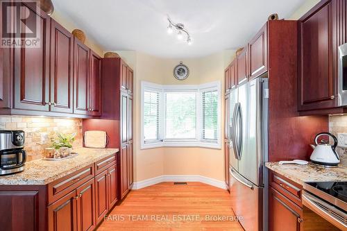 52 Drummond Drive, Penetanguishene, ON - Indoor Photo Showing Kitchen