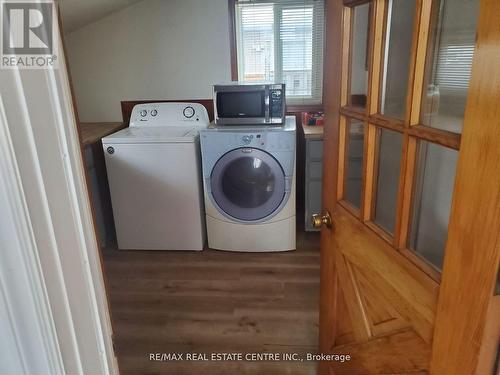 33 Jessie Street, Brampton, ON - Indoor Photo Showing Laundry Room