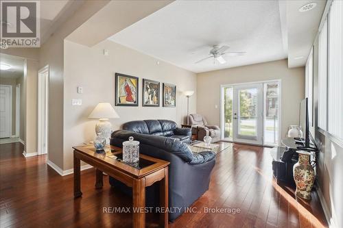 110 - 3075 Thomas Street, Mississauga, ON - Indoor Photo Showing Living Room