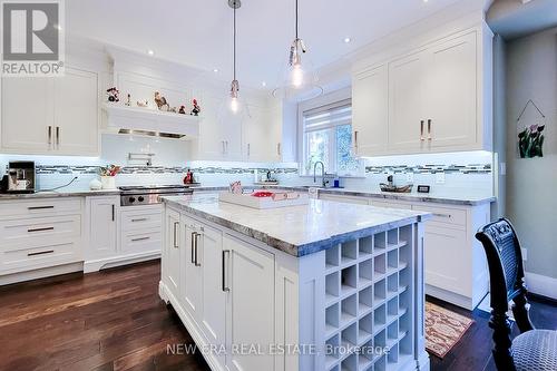 242 Burton Road, Oakville, ON - Indoor Photo Showing Kitchen