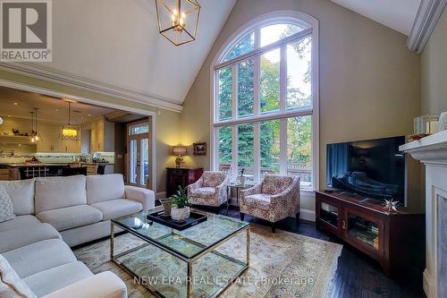 242 Burton Road, Oakville, ON - Indoor Photo Showing Living Room