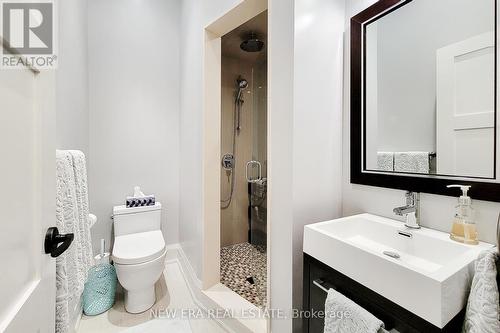 242 Burton Road, Oakville, ON - Indoor Photo Showing Bathroom