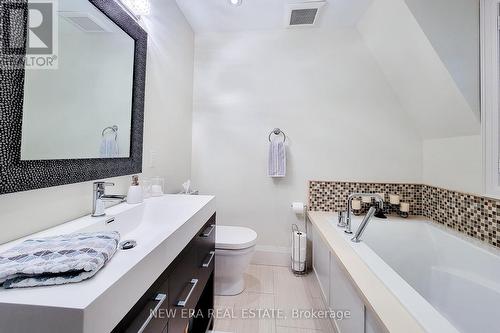 242 Burton Road, Oakville, ON - Indoor Photo Showing Bathroom