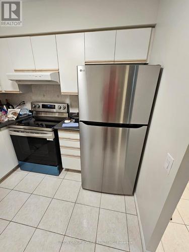 211 - 81 Townsgate Drive, Vaughan, ON - Indoor Photo Showing Kitchen With Stainless Steel Kitchen