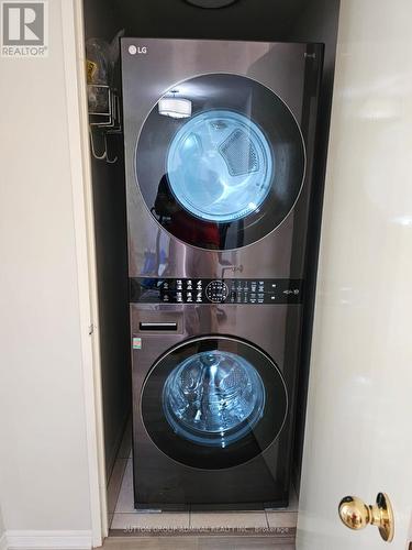 211 - 81 Townsgate Drive, Vaughan, ON - Indoor Photo Showing Laundry Room