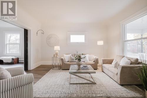 249 Main Street N, Markham, ON - Indoor Photo Showing Living Room