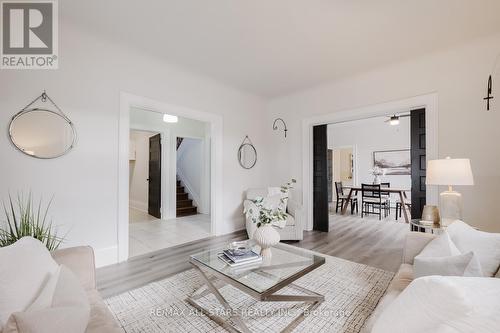 249 Main Street N, Markham, ON - Indoor Photo Showing Living Room