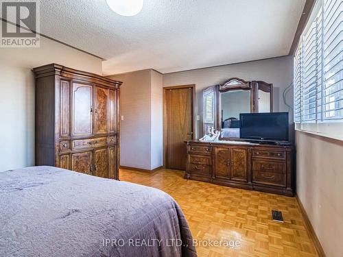 54 Embassy Drive, Vaughan, ON - Indoor Photo Showing Bedroom