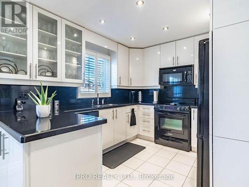 54 Embassy Drive, Vaughan, ON - Indoor Photo Showing Kitchen