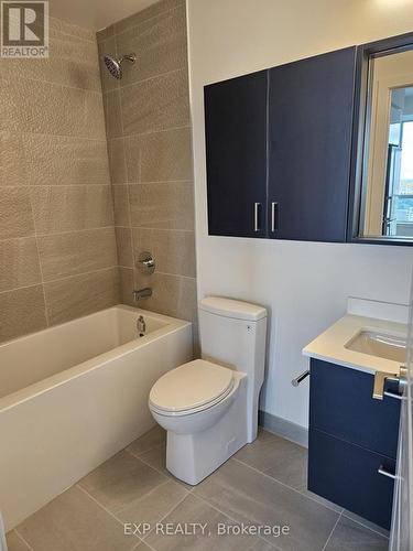 2206B - 50 Upper Mall Way, Vaughan, ON - Indoor Photo Showing Bathroom