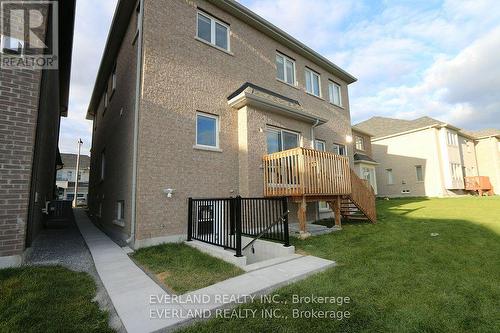 21 Kenneth Ross Bend, East Gwillimbury, ON - Outdoor With Exterior