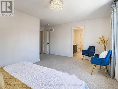 94 Barrow Avenue, Bradford West Gwillimbury, ON - Indoor Photo Showing Bedroom