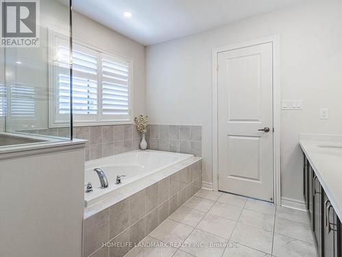 94 Barrow Avenue, Bradford West Gwillimbury, ON - Indoor Photo Showing Bathroom