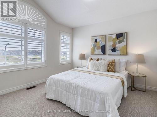 94 Barrow Avenue, Bradford West Gwillimbury, ON - Indoor Photo Showing Bedroom