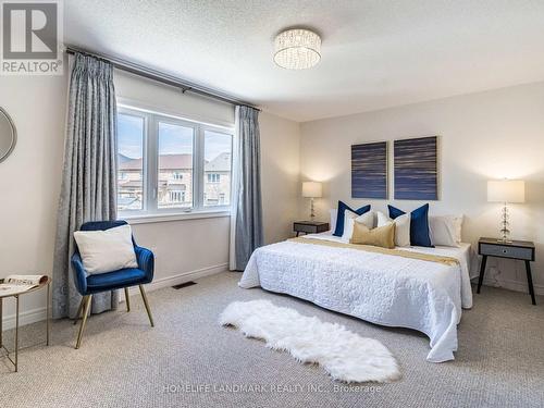 94 Barrow Avenue, Bradford West Gwillimbury, ON - Indoor Photo Showing Bedroom