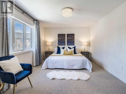 94 Barrow Avenue, Bradford West Gwillimbury, ON - Indoor Photo Showing Bedroom