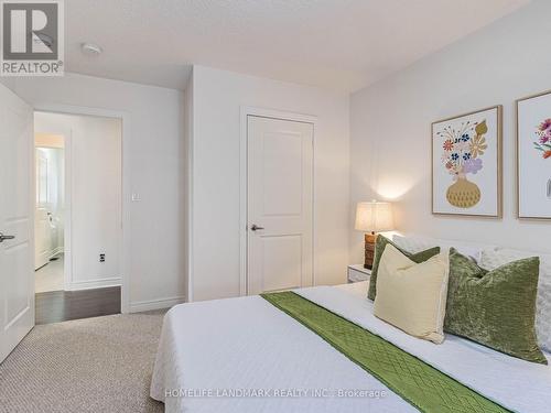 94 Barrow Avenue, Bradford West Gwillimbury, ON - Indoor Photo Showing Bedroom