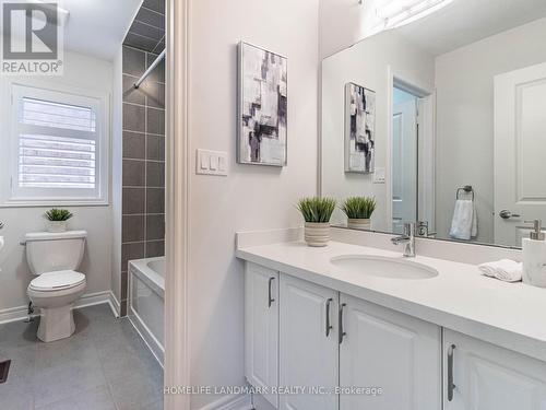 94 Barrow Avenue, Bradford West Gwillimbury, ON - Indoor Photo Showing Bathroom